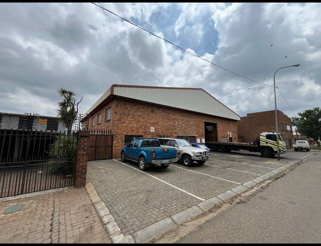 700M² WAREHOUSE TO LET IN BRAKPAN CENTRAL